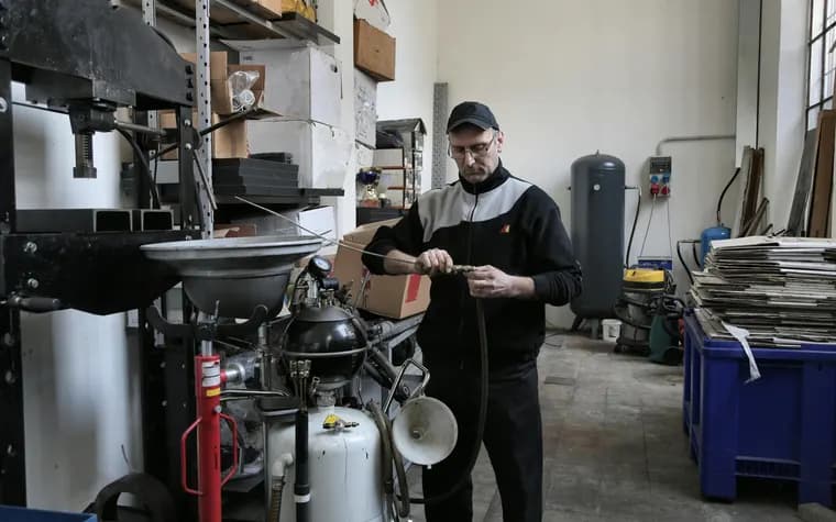 Machine shop where sampled quality inspection misses escapes